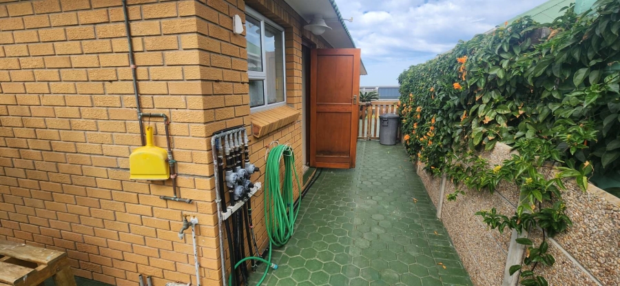 4 Bedroom Property for Sale in Glentana Western Cape